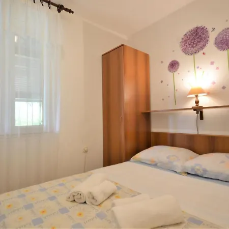 Gloria By Interhome